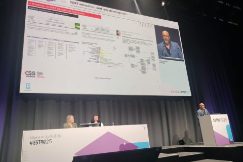 No mês passado, o Prof. Filipe Cidade de Moura representou a ESS CVP Lisboa no Congresso Europeu de Radioterapia e Oncologia – European Society for Radiotherapy and Oncology (ESTRO) 2025, realizado em Viena, Áustria. Este é um dos maiores encontros internacionais dedicados à radioterapia e oncologia multidisciplinar, contando este ano com mais de 5.500 participantes de todo o mundo.