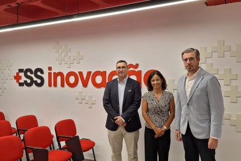 A Escola Superior de Saúde da Cruz Vermelha Portuguesa – Lisboa (ESSCVP-Lisboa) teve a honra de receber, a visita do Exmo. Senhor Bastonário da Ordem dos Médicos Veterinários, Dr Pedro Fabrica,  no âmbito de um encontro dedicado à promoção da investigação e da colaboração técnico-científica.